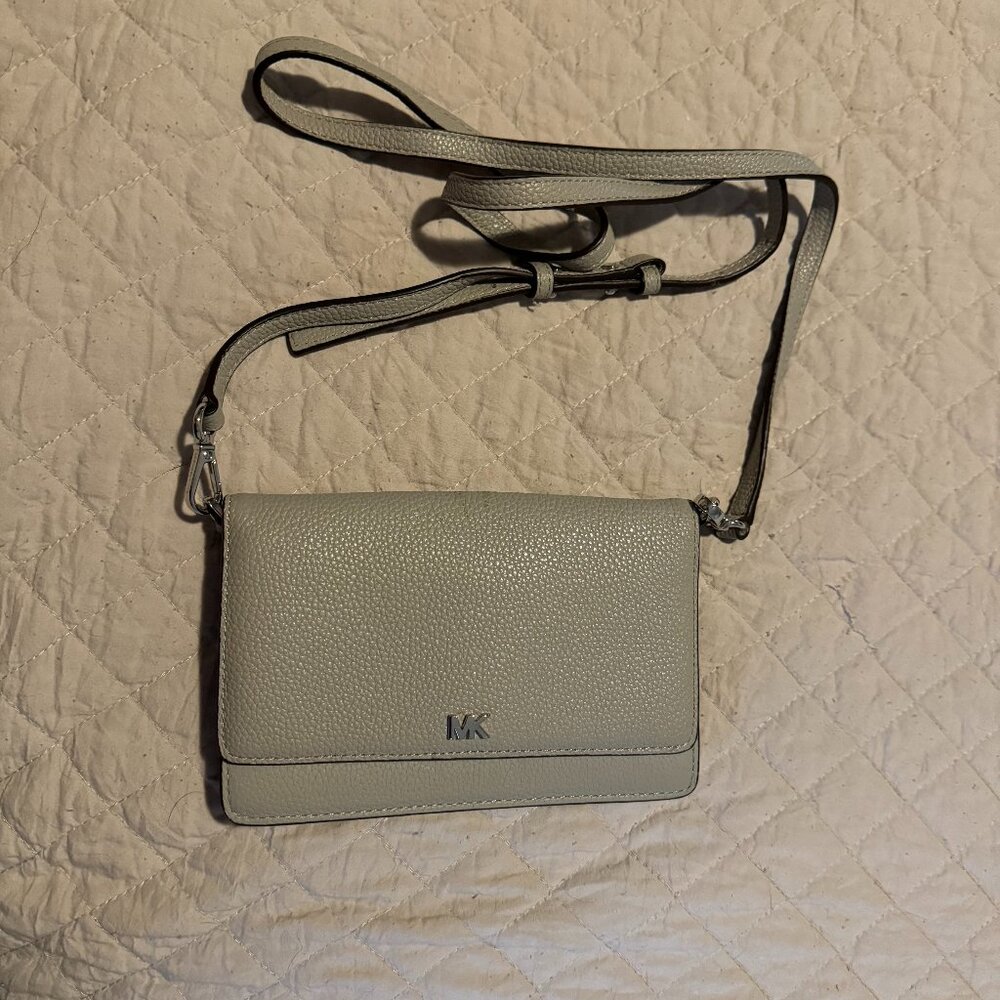 Michael Kors Crossbody Wallet